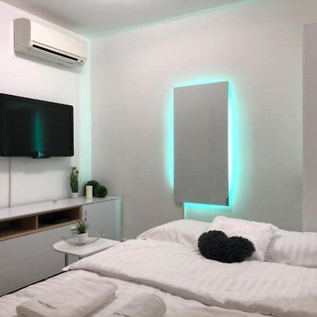 Modern Center Studio Under The Castle - Free Parking Apartment Любляна Екстериор снимка
