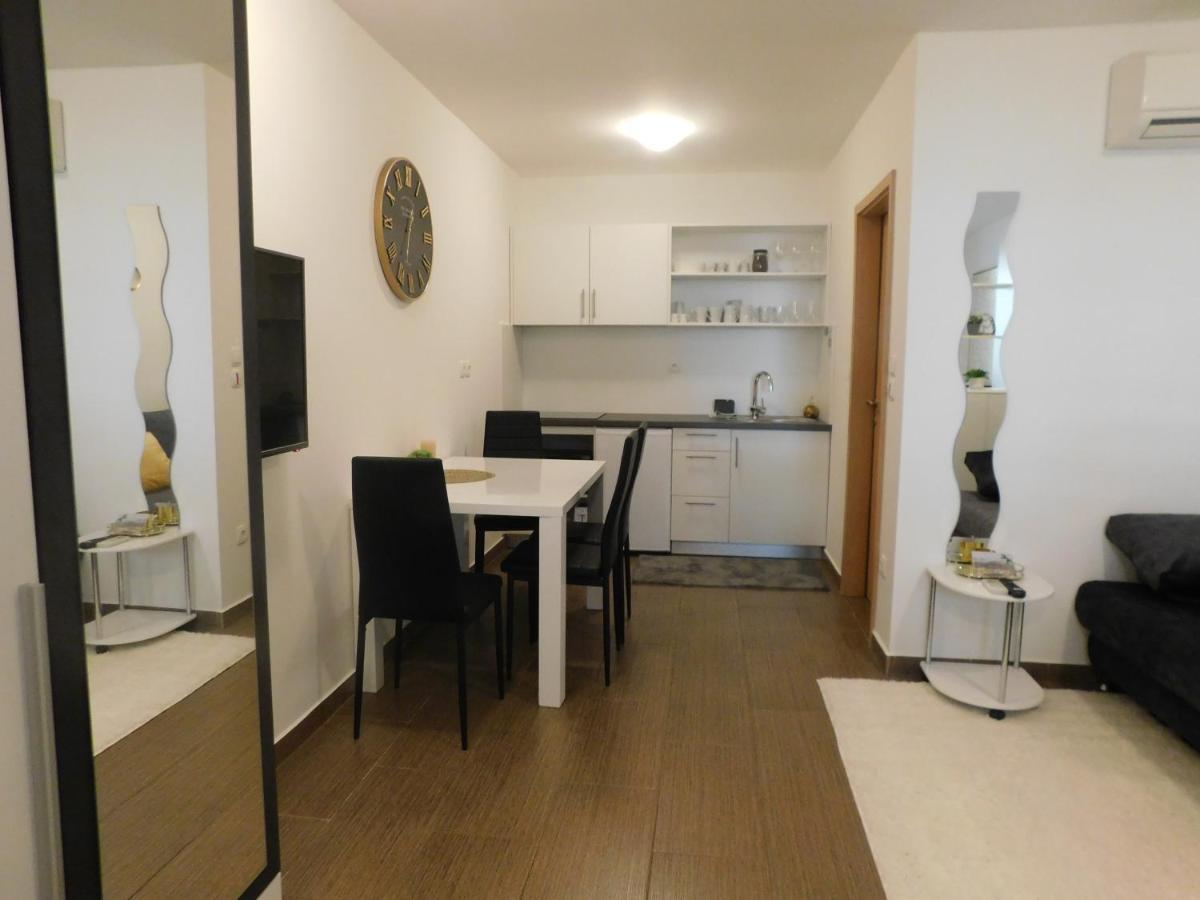 Modern Center Studio Under The Castle - Free Parking Apartment Любляна Екстериор снимка