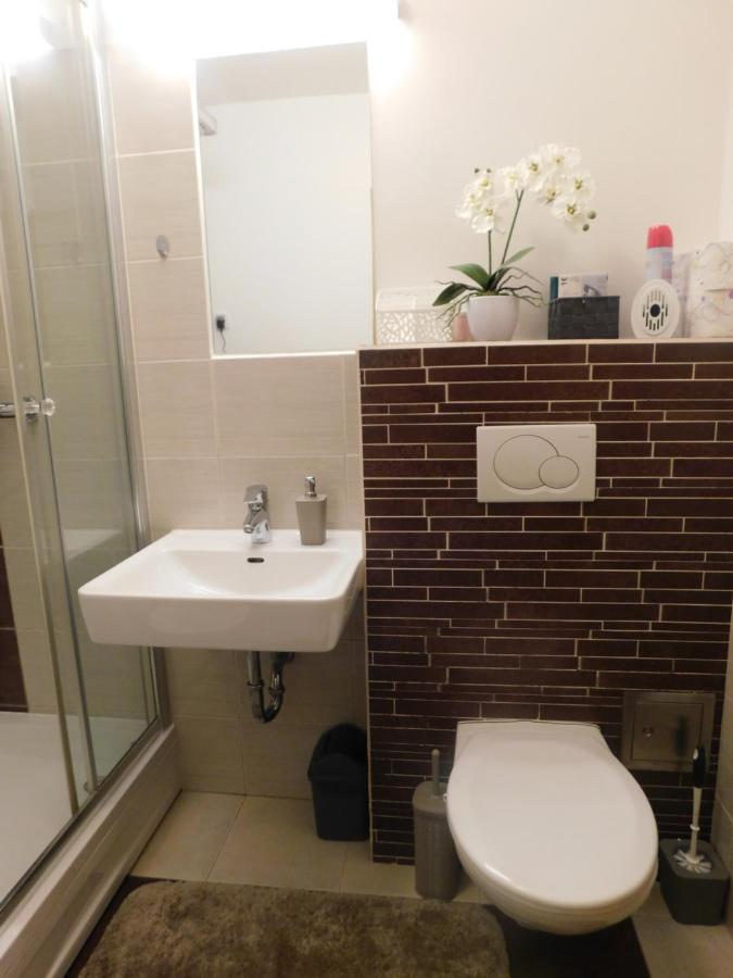 Modern Center Studio Under The Castle - Free Parking Apartment Любляна Екстериор снимка