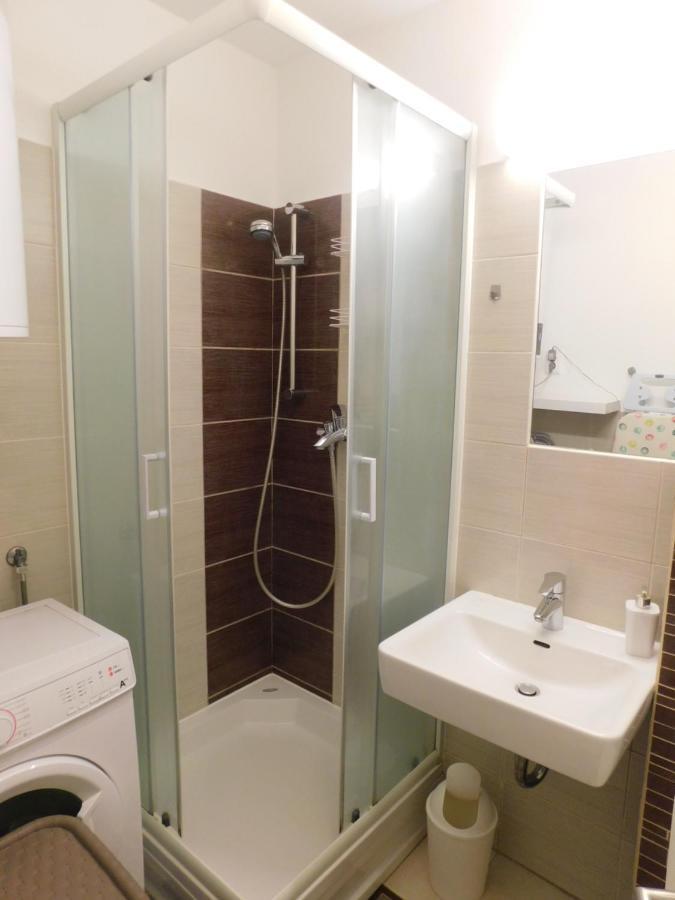 Modern Center Studio Under The Castle - Free Parking Apartment Любляна Екстериор снимка