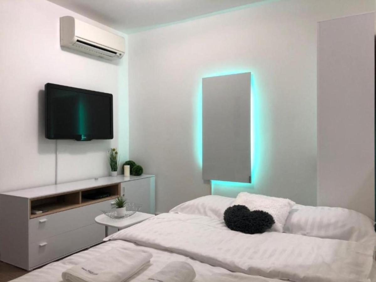 Modern Center Studio Under The Castle - Free Parking Apartment Любляна Екстериор снимка